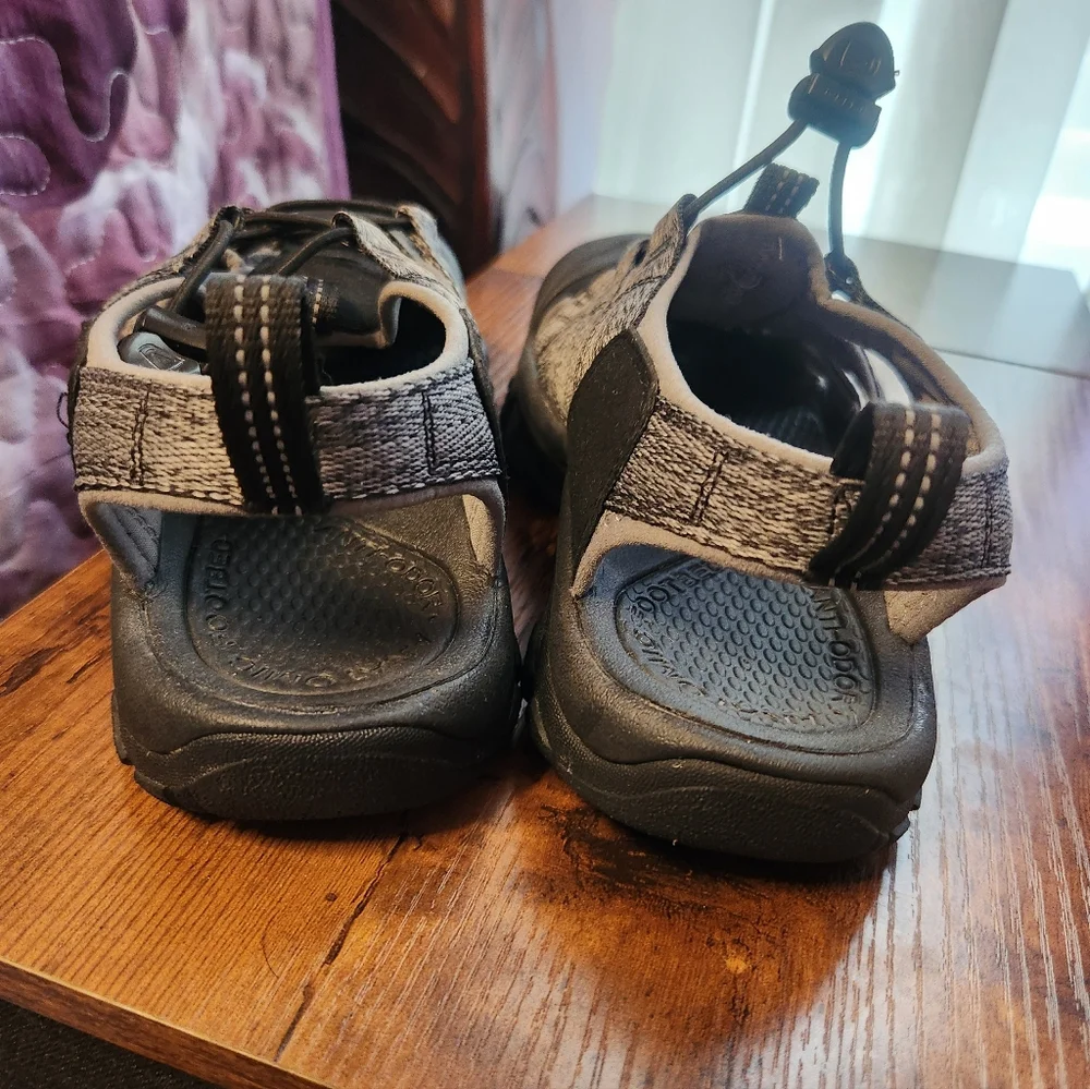 Keen Newport H2 Sandals Size 7